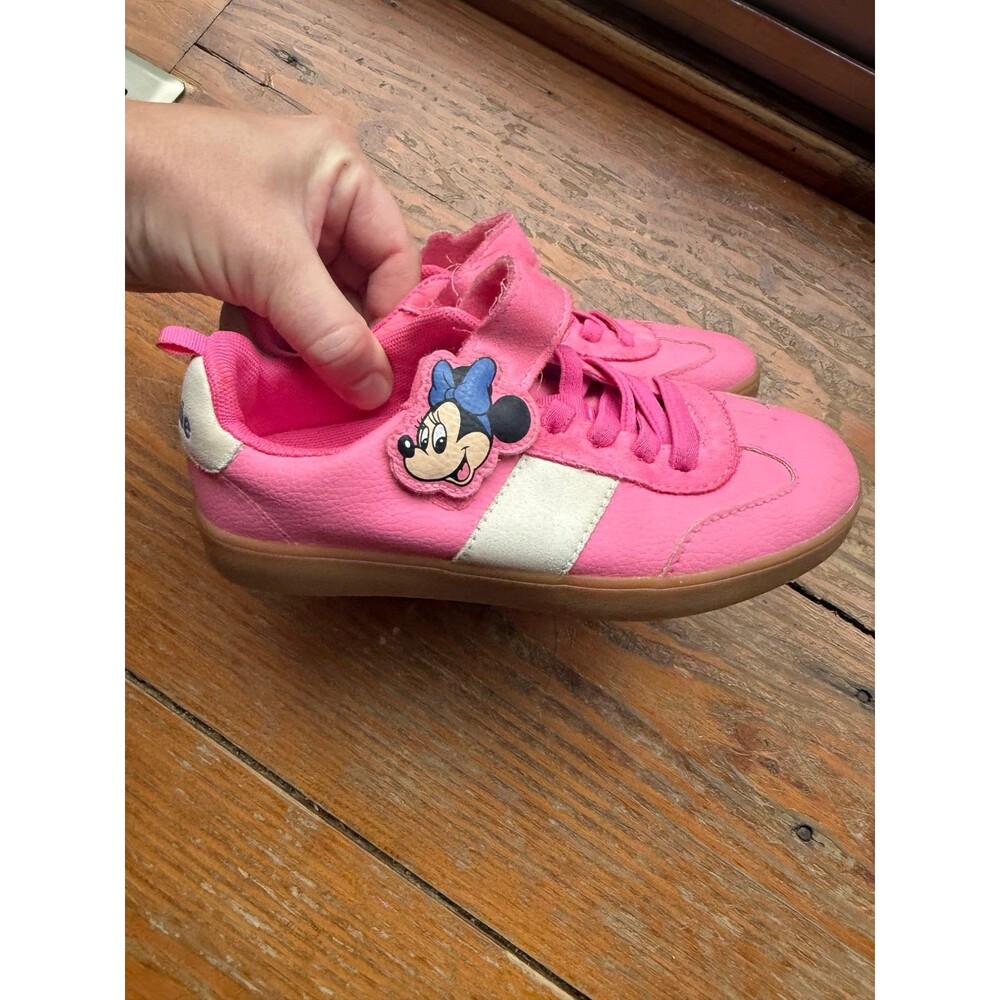 Girl Minnie Mouse shoe